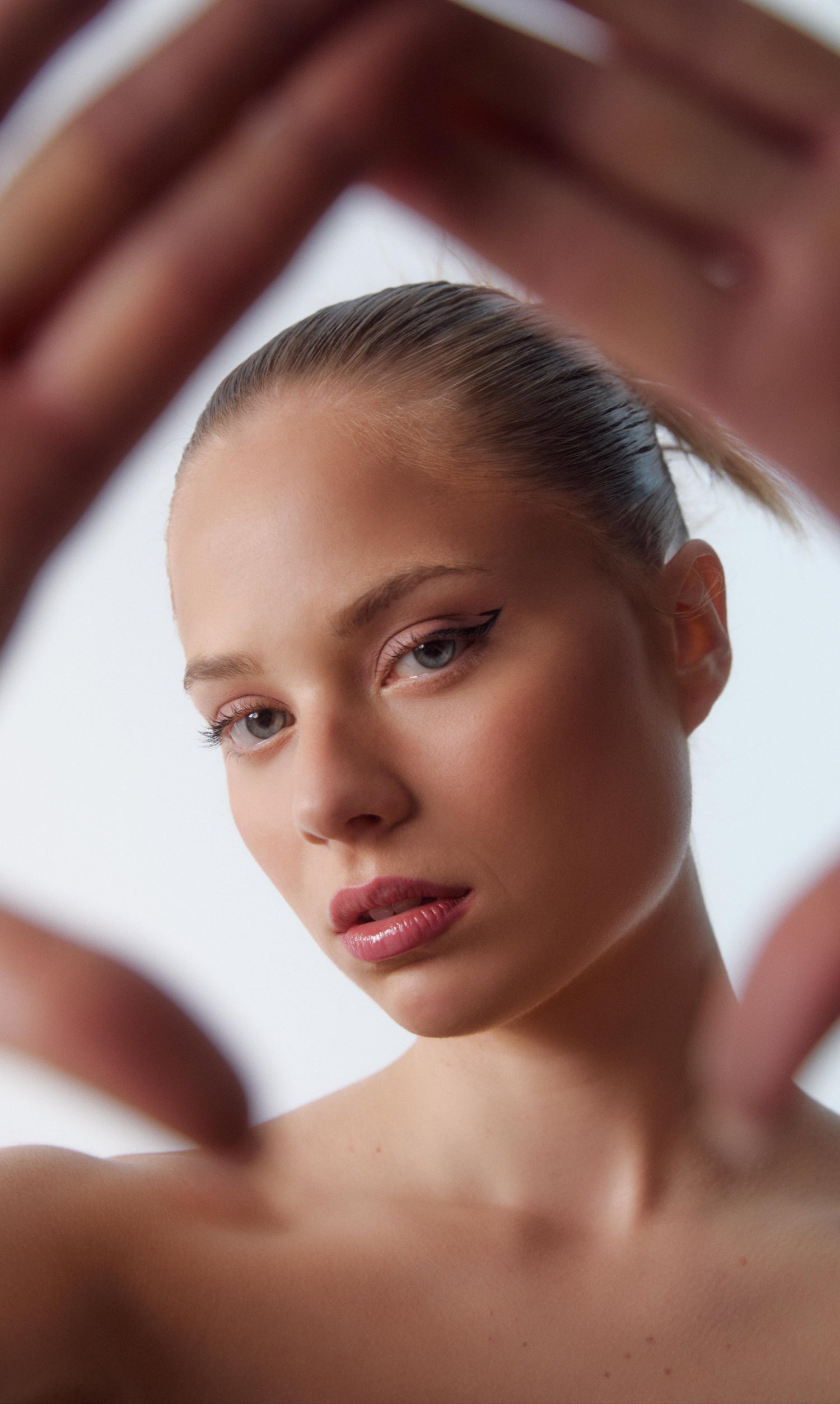 LONGWEAR FULL-COVERAGE FOUNDATION mobile